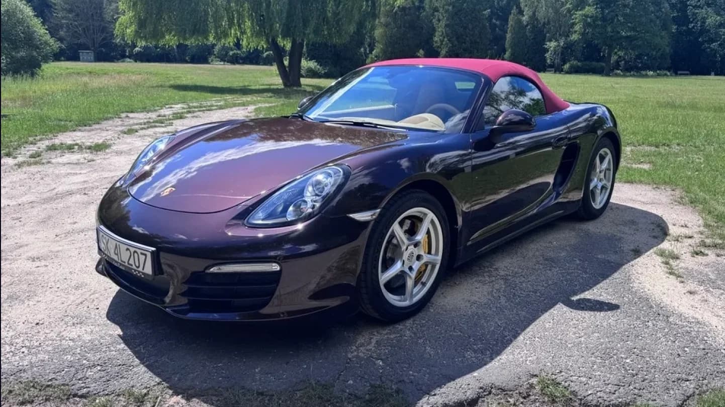 Porsche Boxster 981 z 2015 roku w kolorze Mahogany Metallic, ogłoszenie OTOMOTO