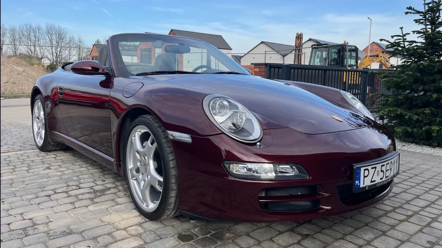 Porsche 911 997.1 Carrera Cabriolet z 2006 roku w kolorze Carmona Red, ogłoszenie OTOMOTO
